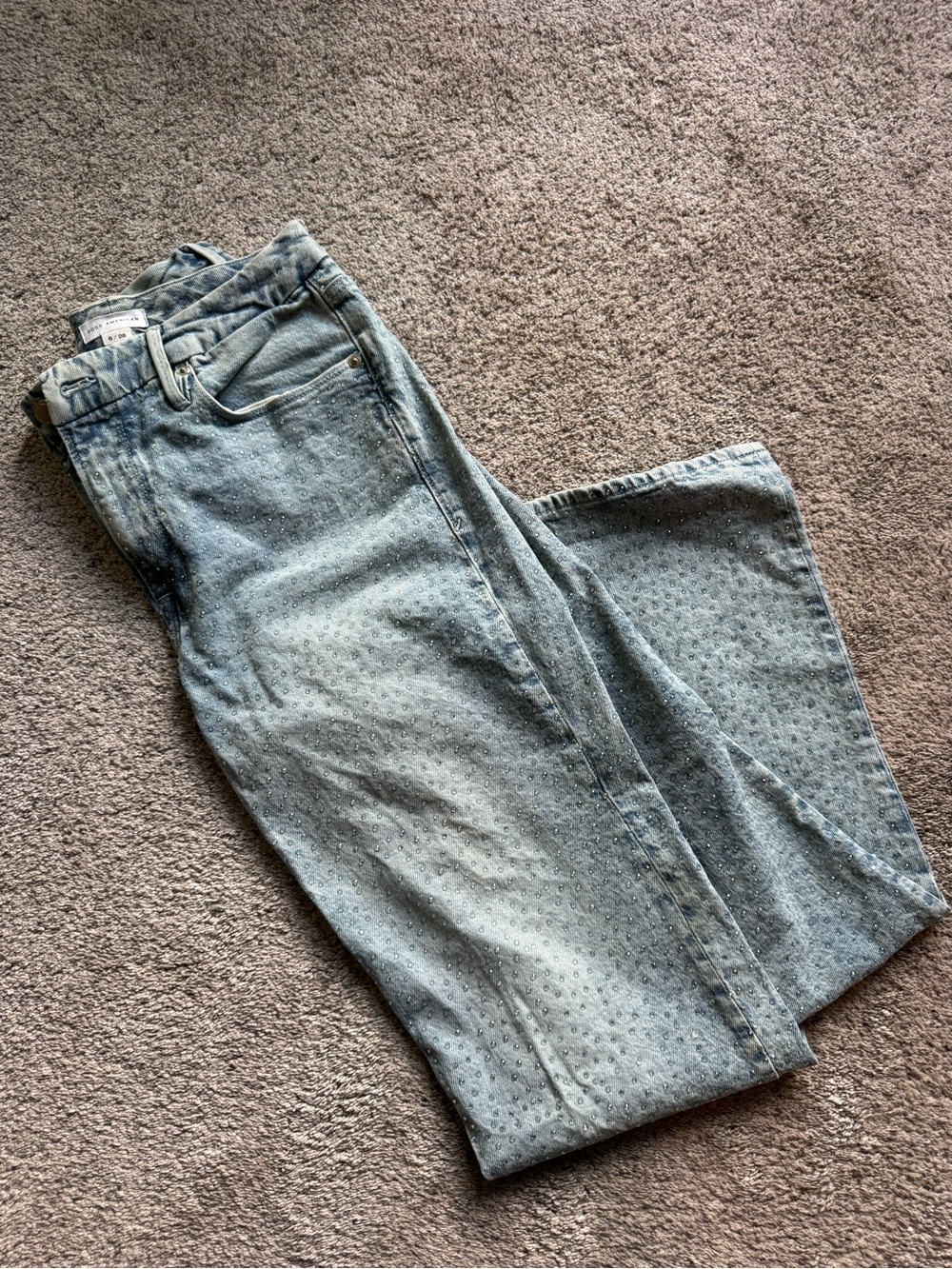 Good American Light Blue Straight Leg Jeans with Subtle Dot Texture